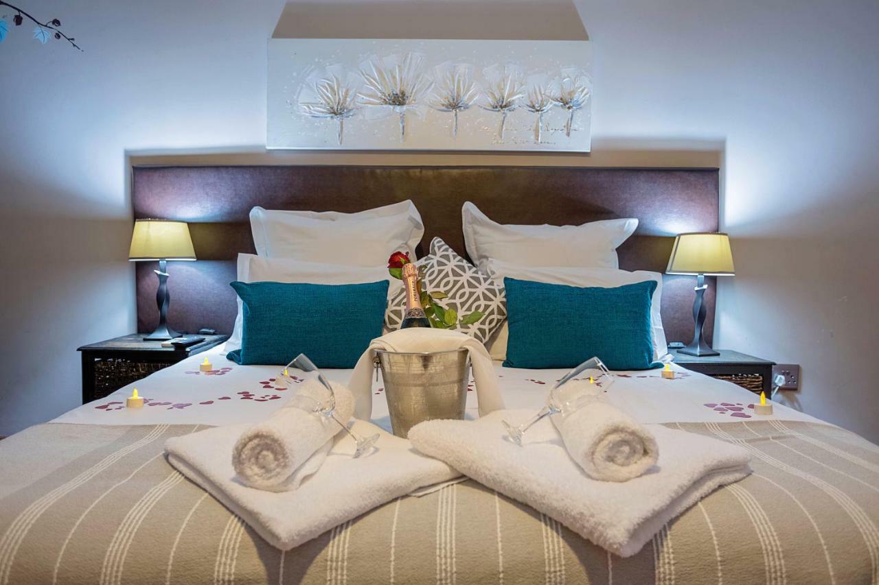 Three Oaks And An Aloe Boutique Hotel Хартбиспурт Экстерьер фото